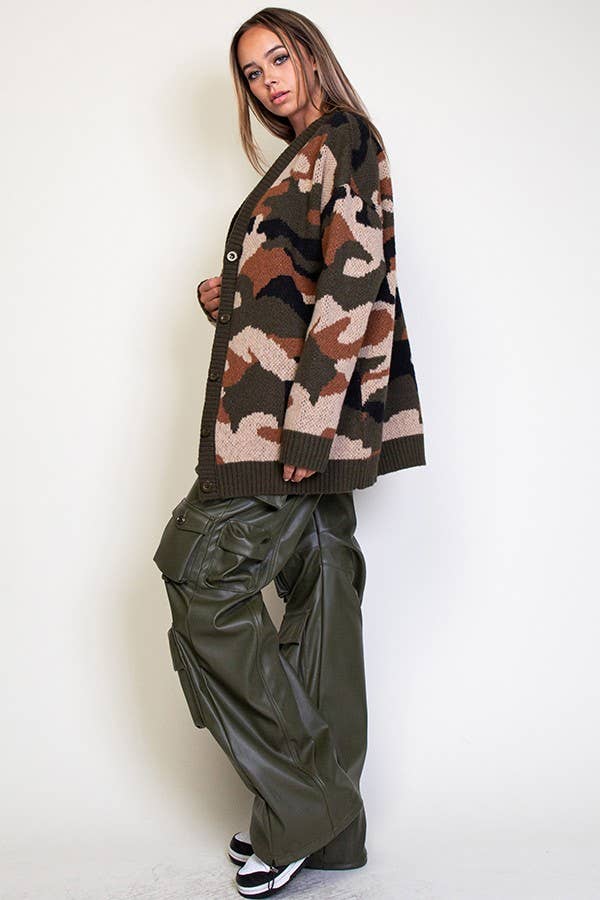 Dila MULTI COLOR CAMOUFLAGE PATTERN KNIT CARDIGAN: Camo /