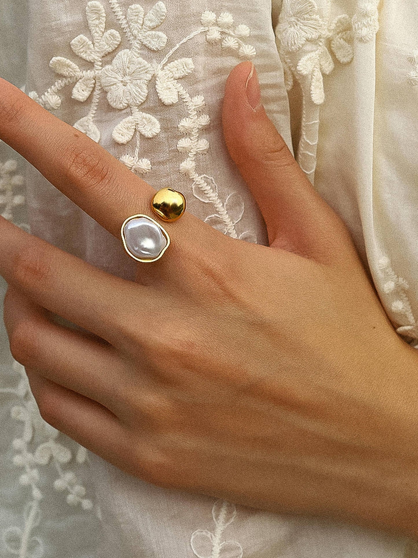 Cambria 18K Non-Tarnish Abstract Pearl Ring: Yellow Gold