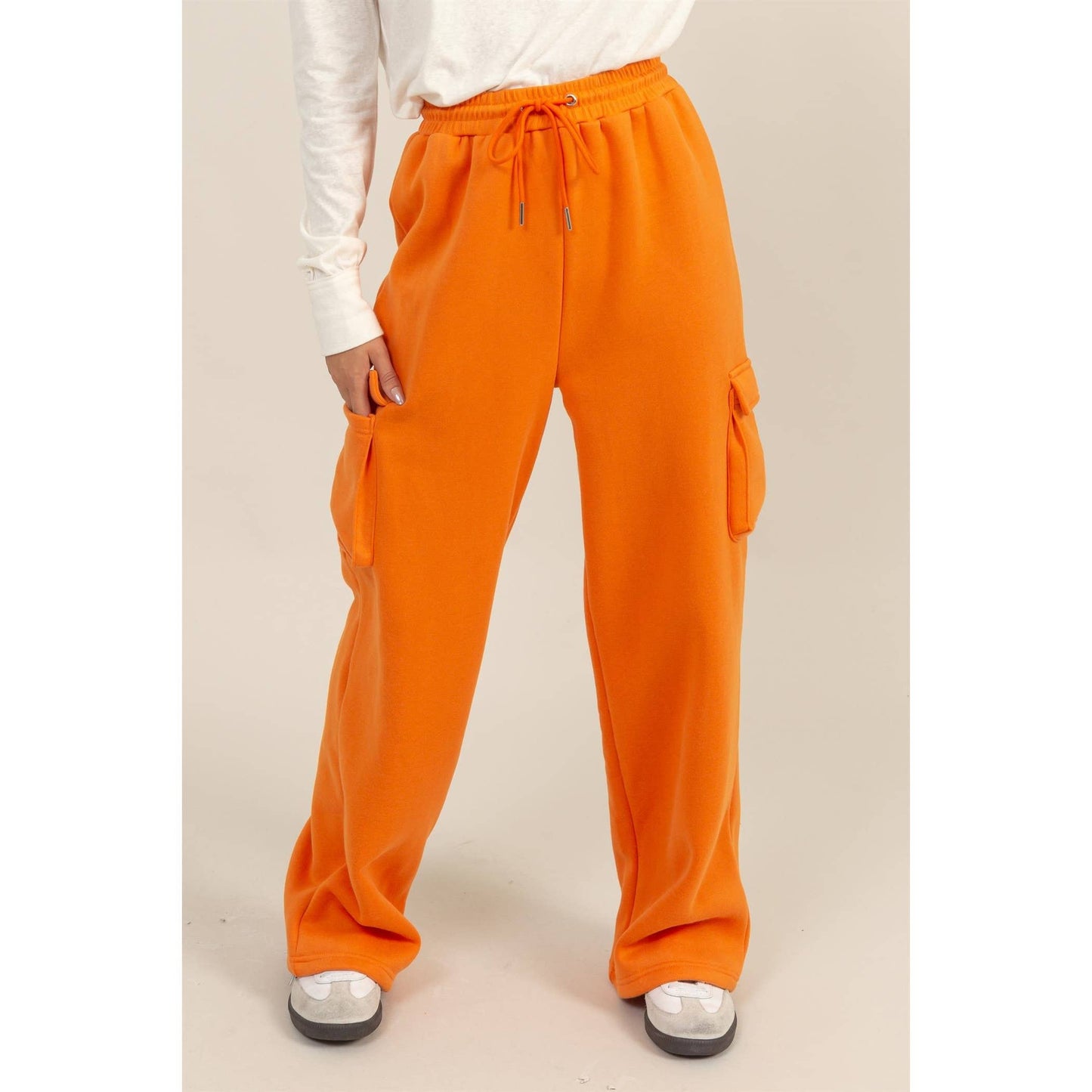 HIGH-WAIST CARGO SWEATPANT