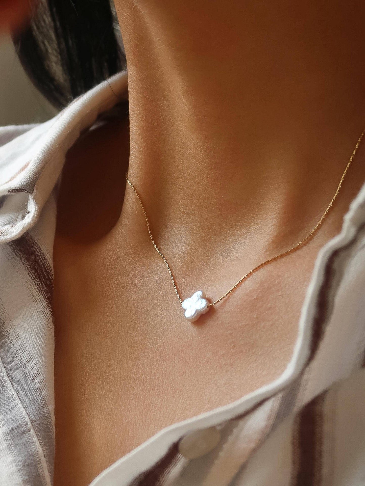 18K Gold Non-Tarnish Freshwater Pearl Clover, Heart Necklace: Yellow Gold / Heart-Mémoire