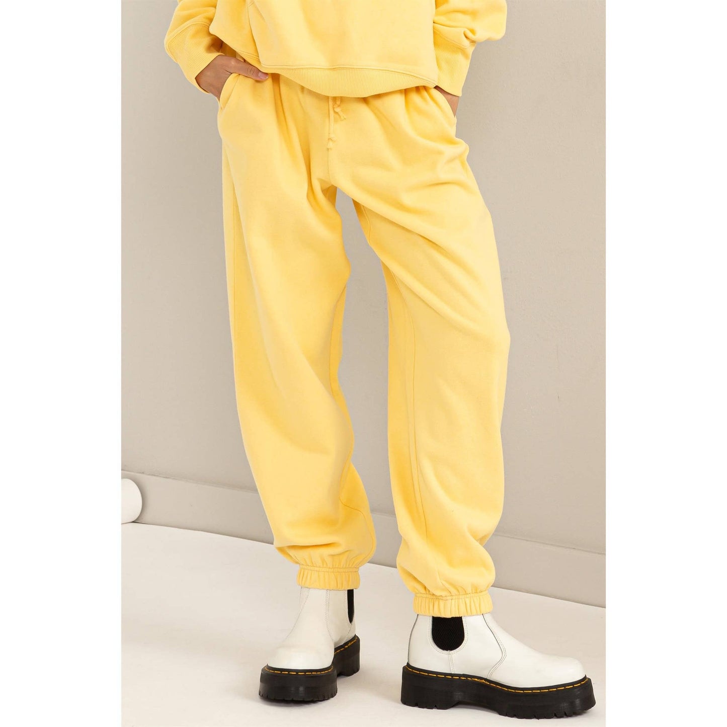 High-waist Drawstring Joggger Pants: BANANA CREAM