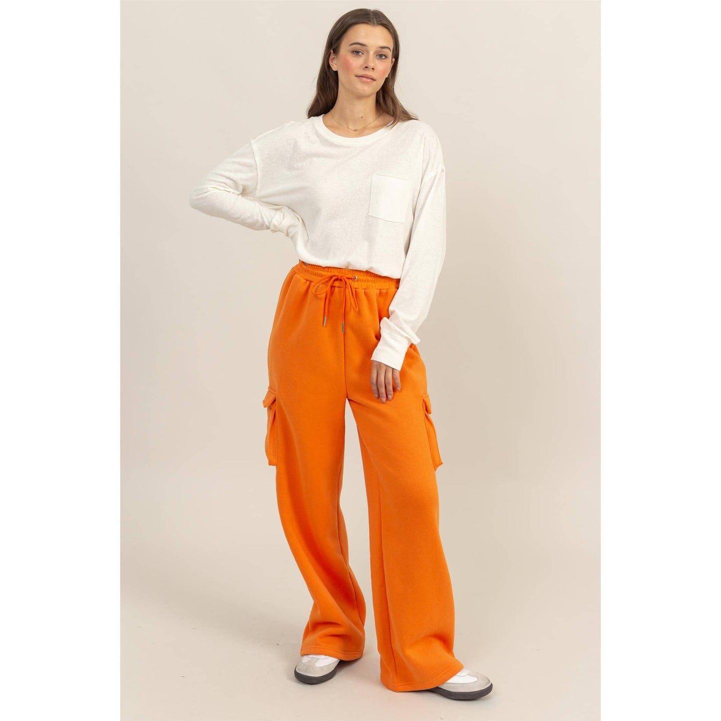 HIGH-WAIST CARGO SWEATPANT