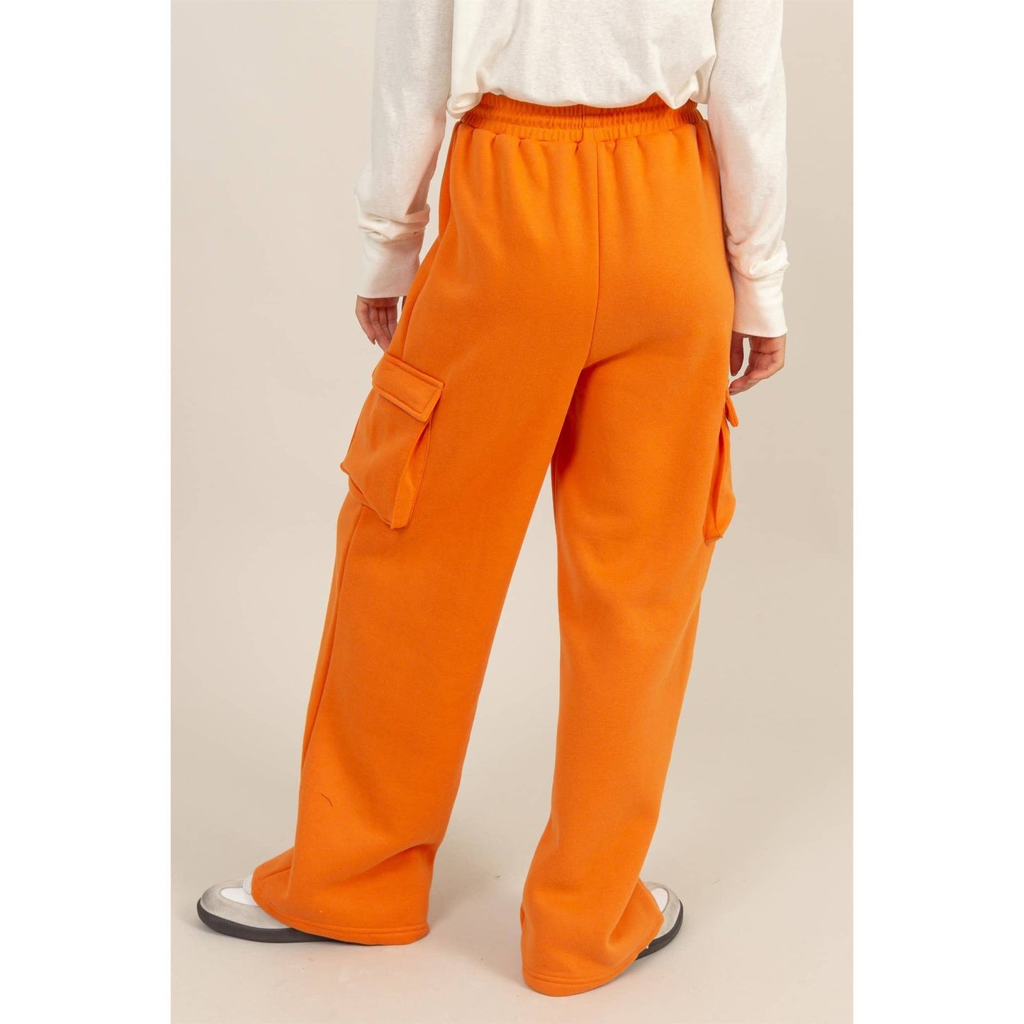 HIGH-WAIST CARGO SWEATPANT