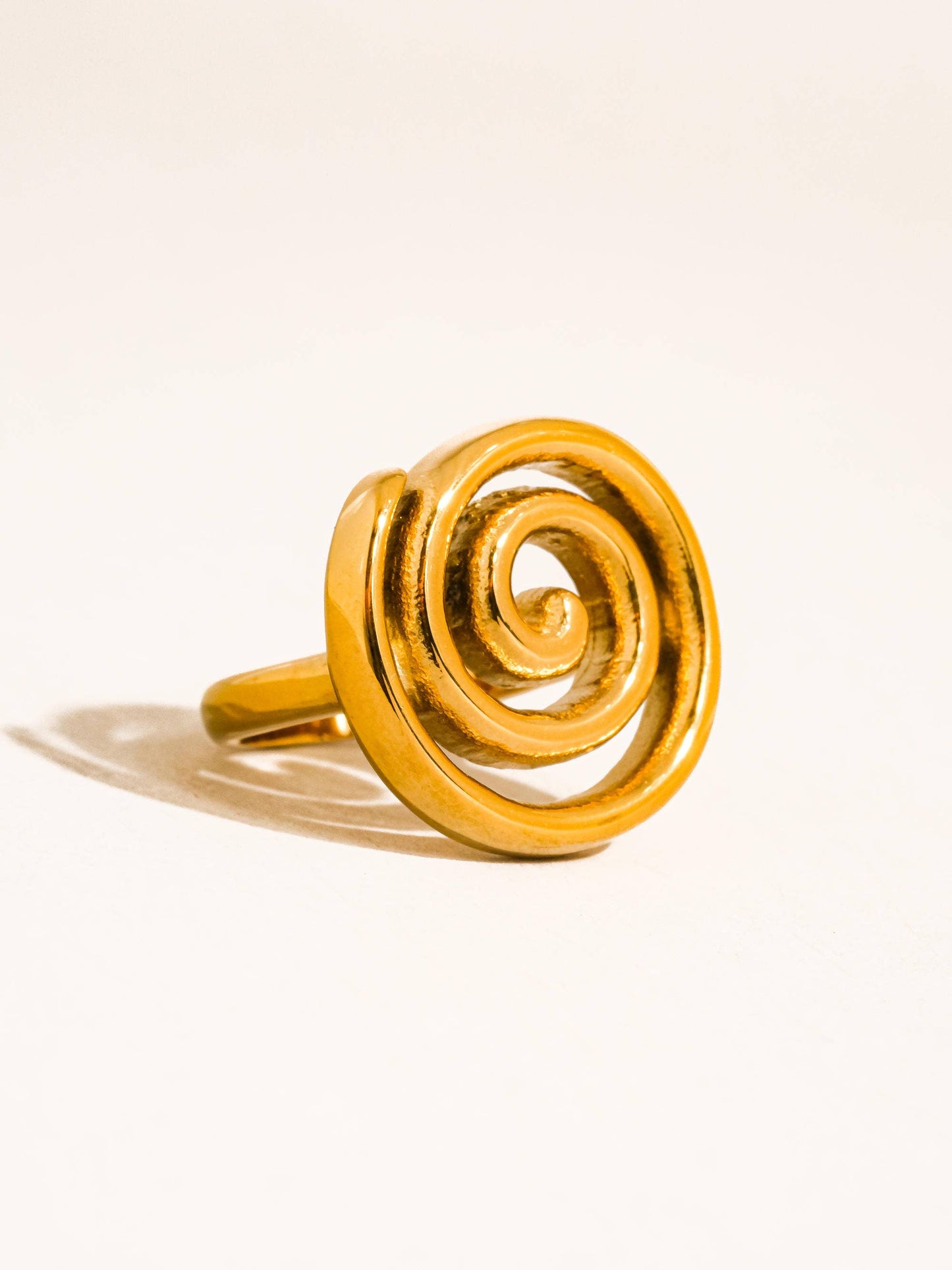 18K Gold Non-Tarnish Statement Rings: Emberra-Pearl