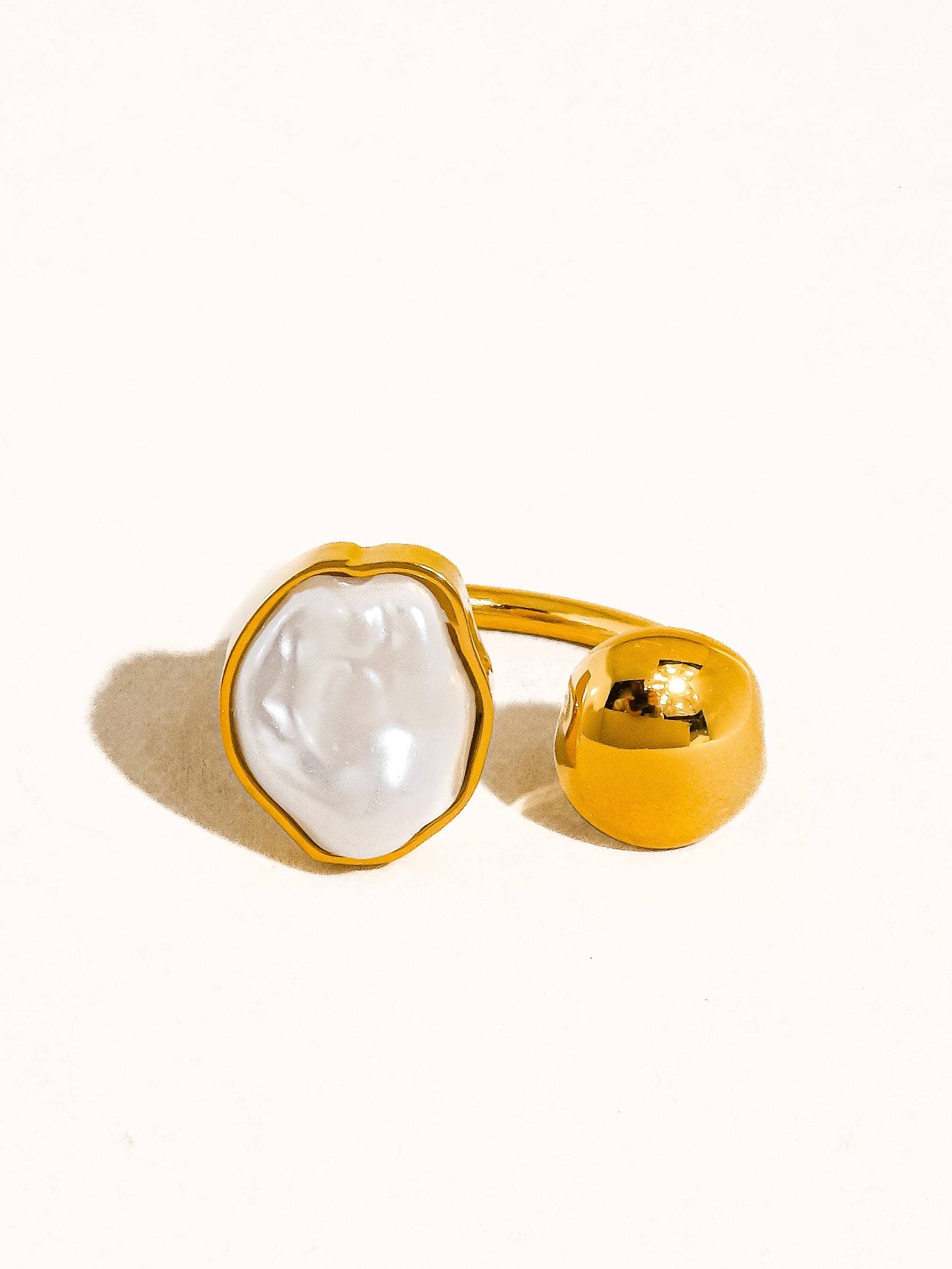 Cambria 18K Non-Tarnish Abstract Pearl Ring: Yellow Gold