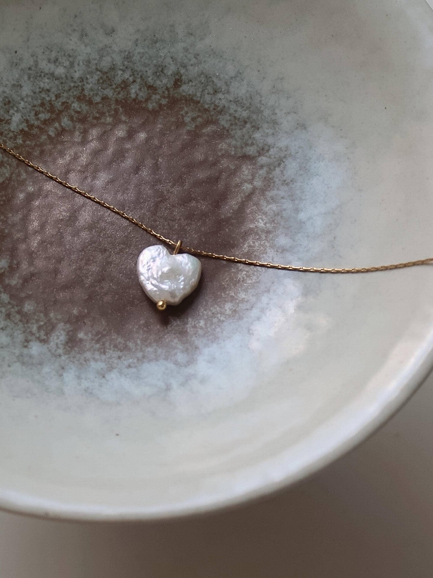 18K Gold Non-Tarnish Freshwater Pearl Clover, Heart Necklace: Yellow Gold / Heart-Mémoire