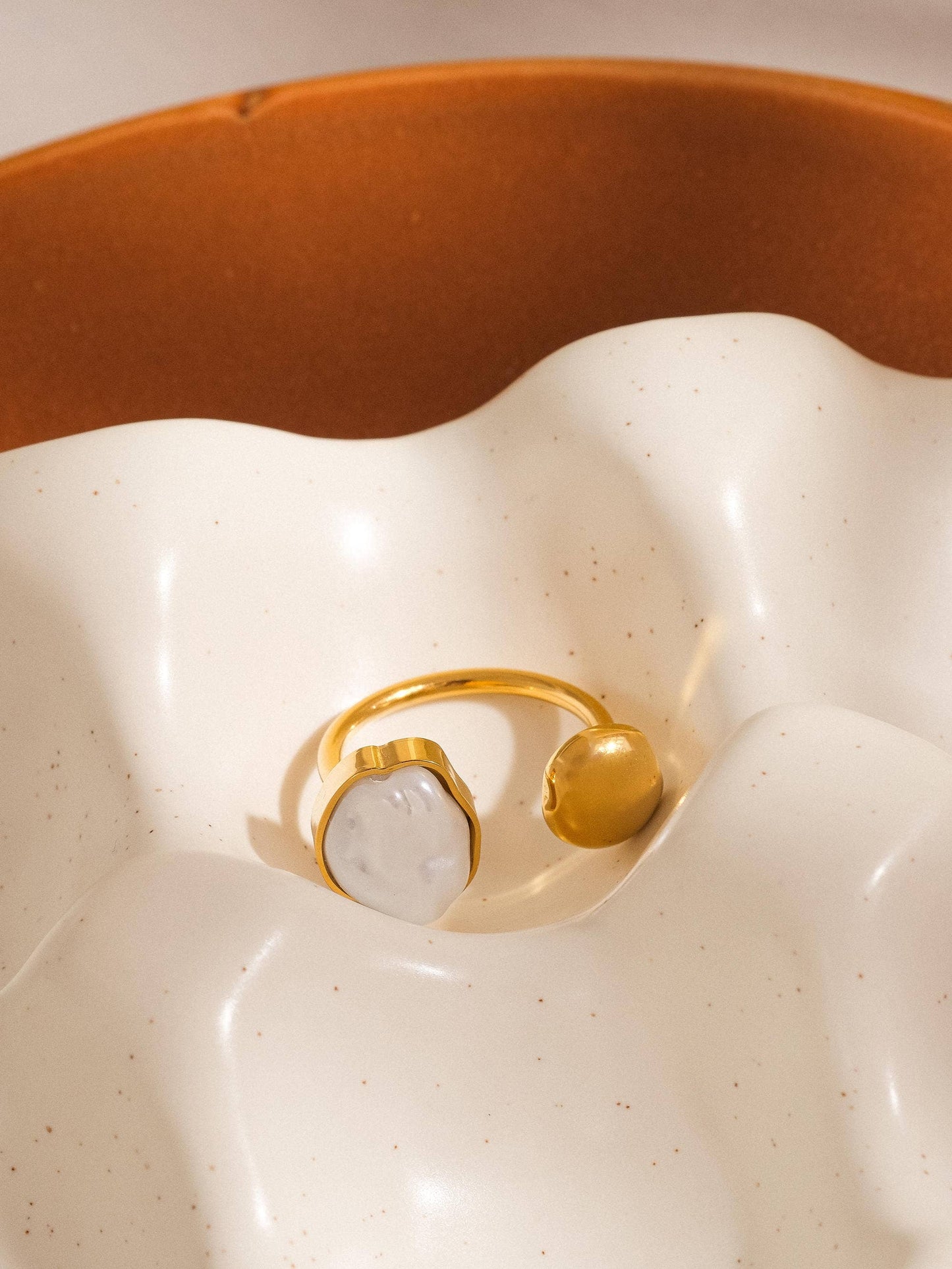 Cambria 18K Non-Tarnish Abstract Pearl Ring: Yellow Gold