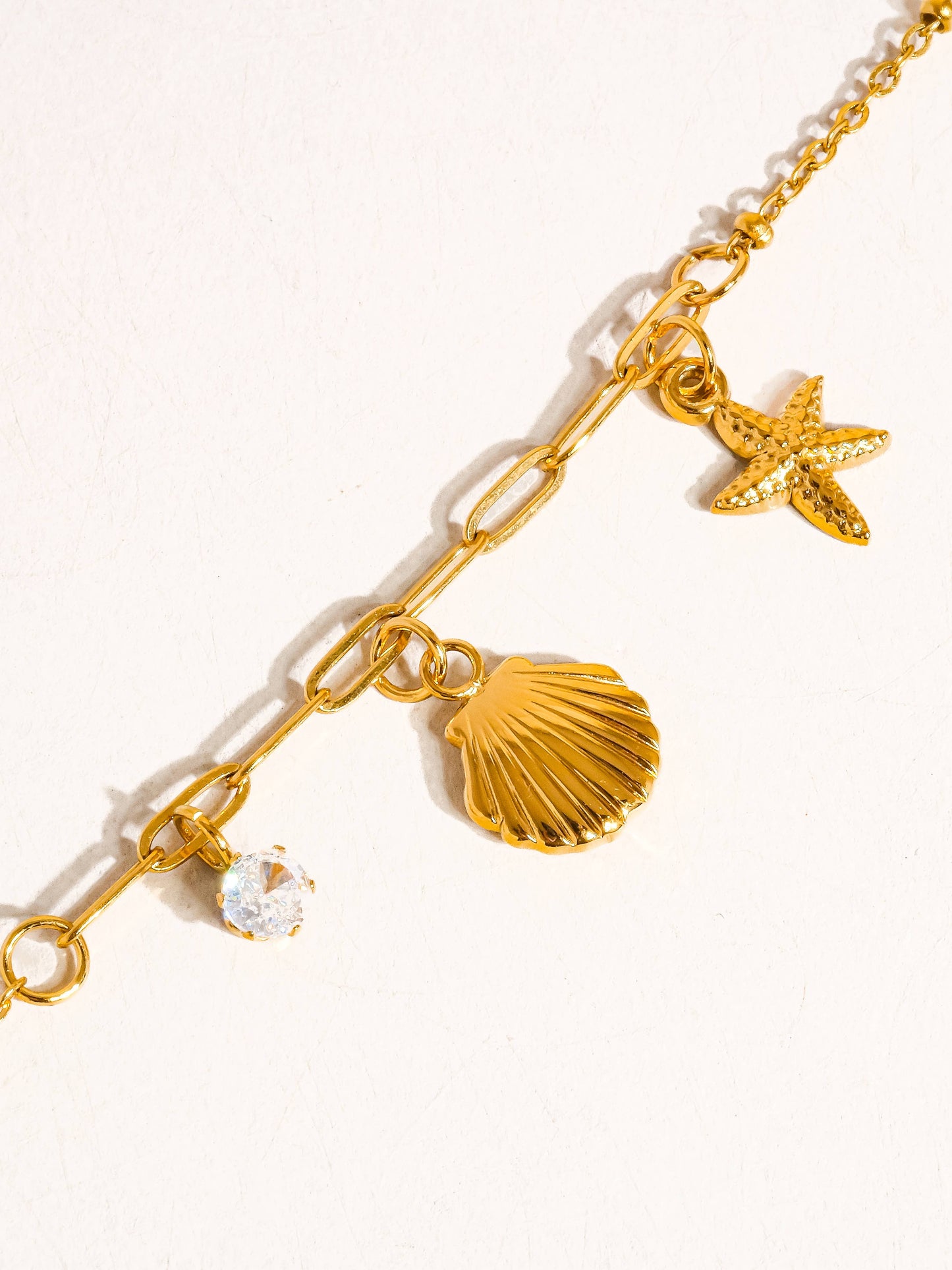 Roshell 18K Gold Non-Tarnish Shell and Start Necklace: Yellow Gold