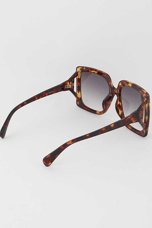 Oversized Square Tortoise Sunglasses |It Girl Frames Sunglasses