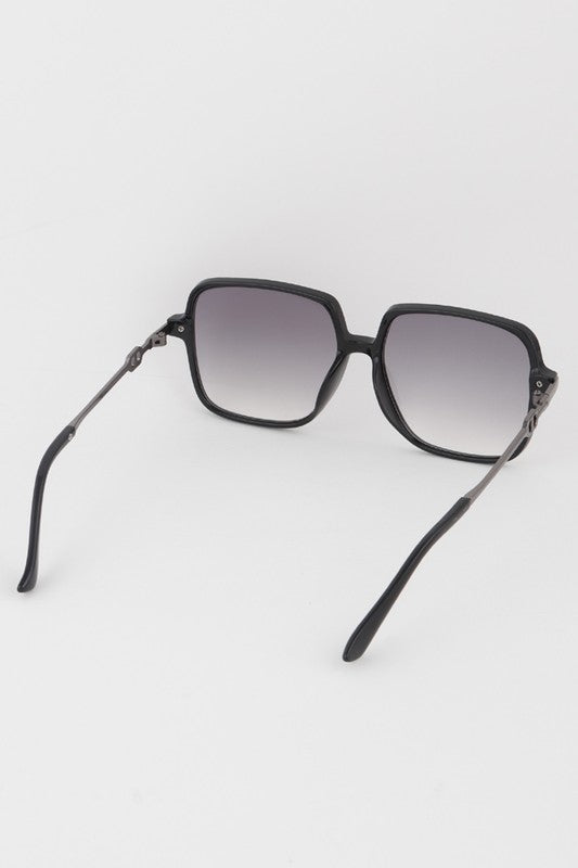 Retro Iconic Square Sunglasses