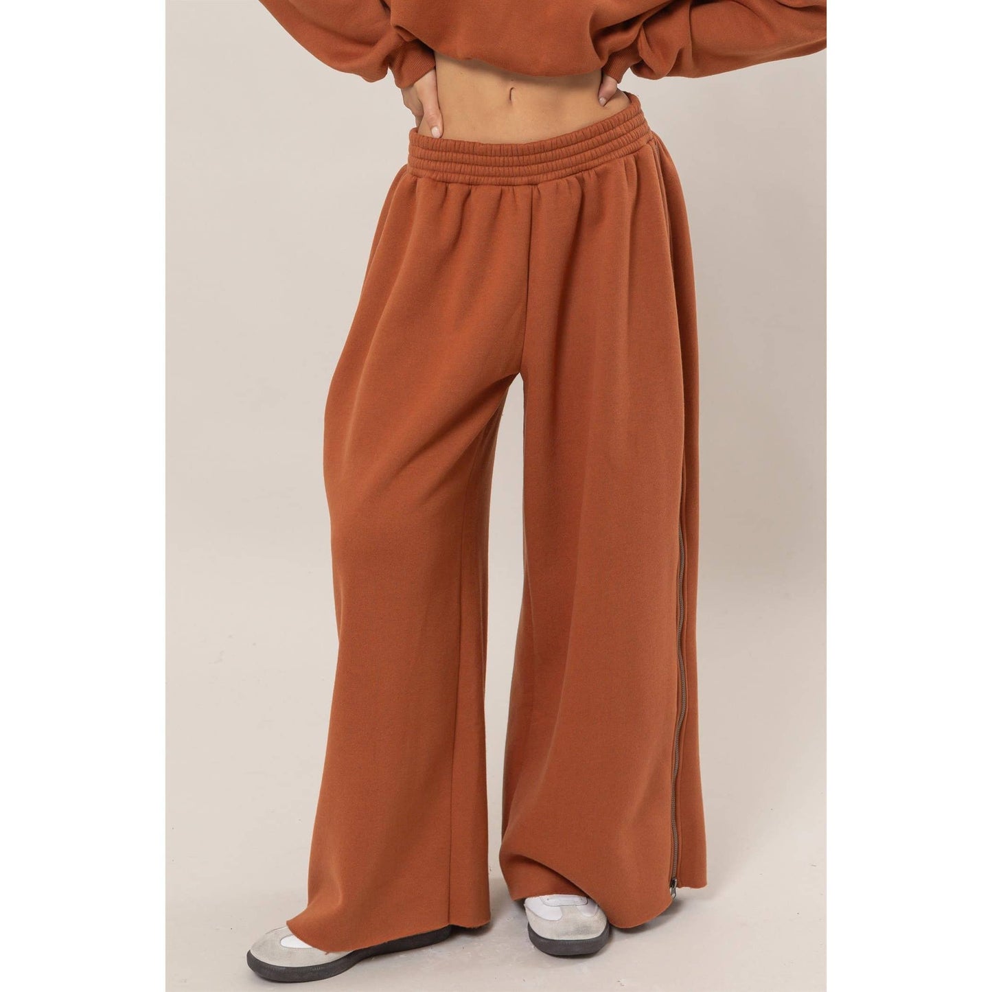 Wide-Leg Side Zipper Sweatpant