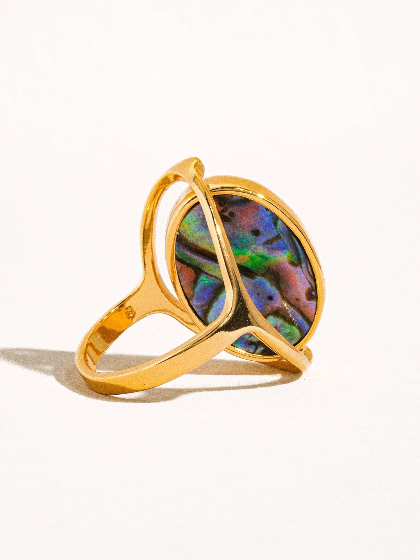 Violette 18K Gold Double-Sided Shell Ring: Yellow Gold / 8