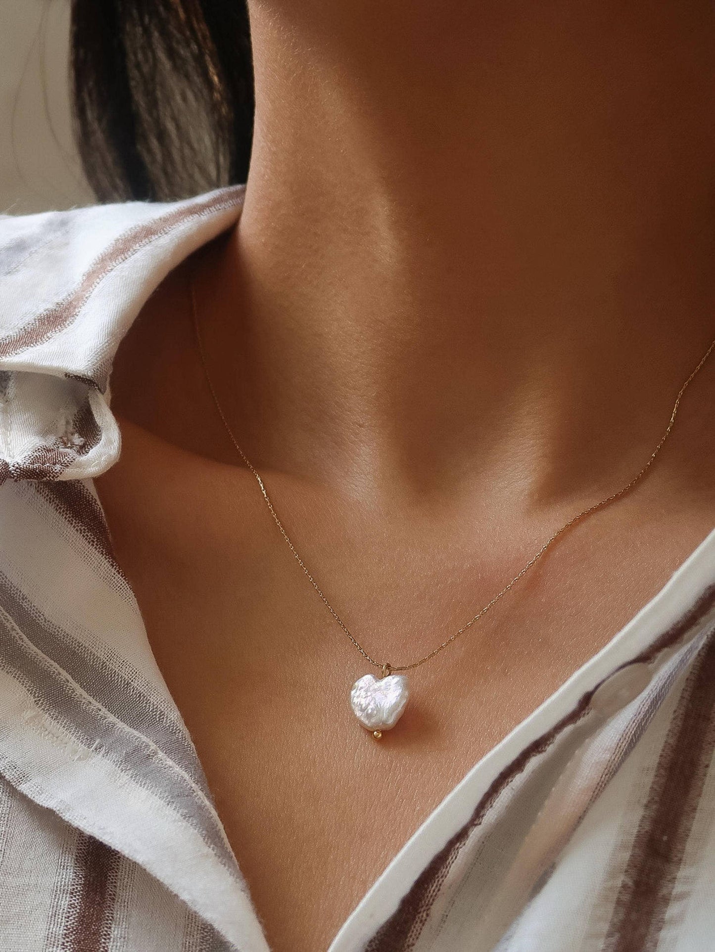 18K Gold Non-Tarnish Freshwater Pearl Clover, Heart Necklace: Yellow Gold / Heart-Mémoire