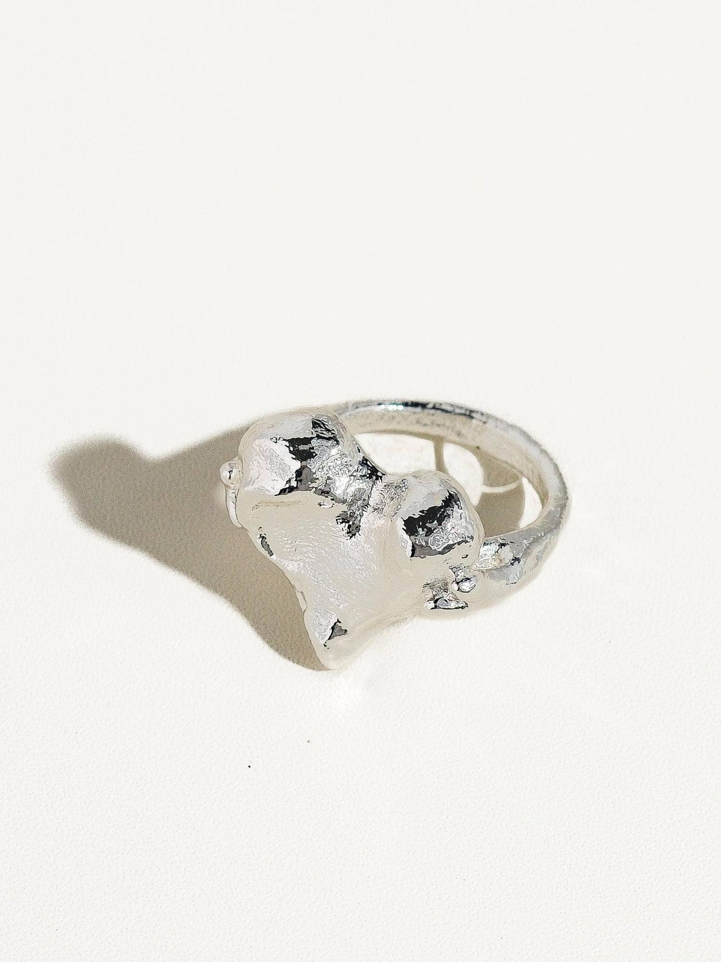 Prairie 18K Gold Non Tarnish Statement Heart Ring: Silver / 8