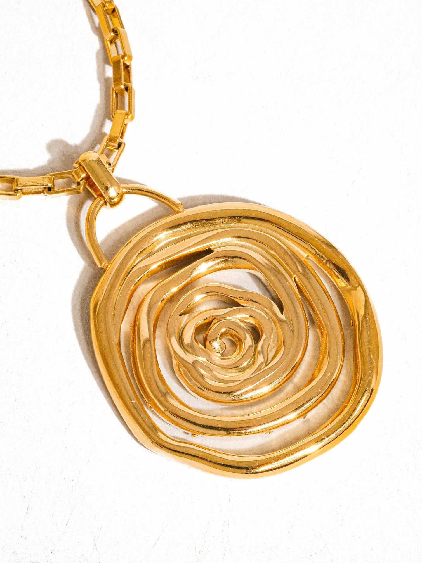 Tikki 18K Gold Non-Tarnish Spiral Circle Necklace: Yellow Gold