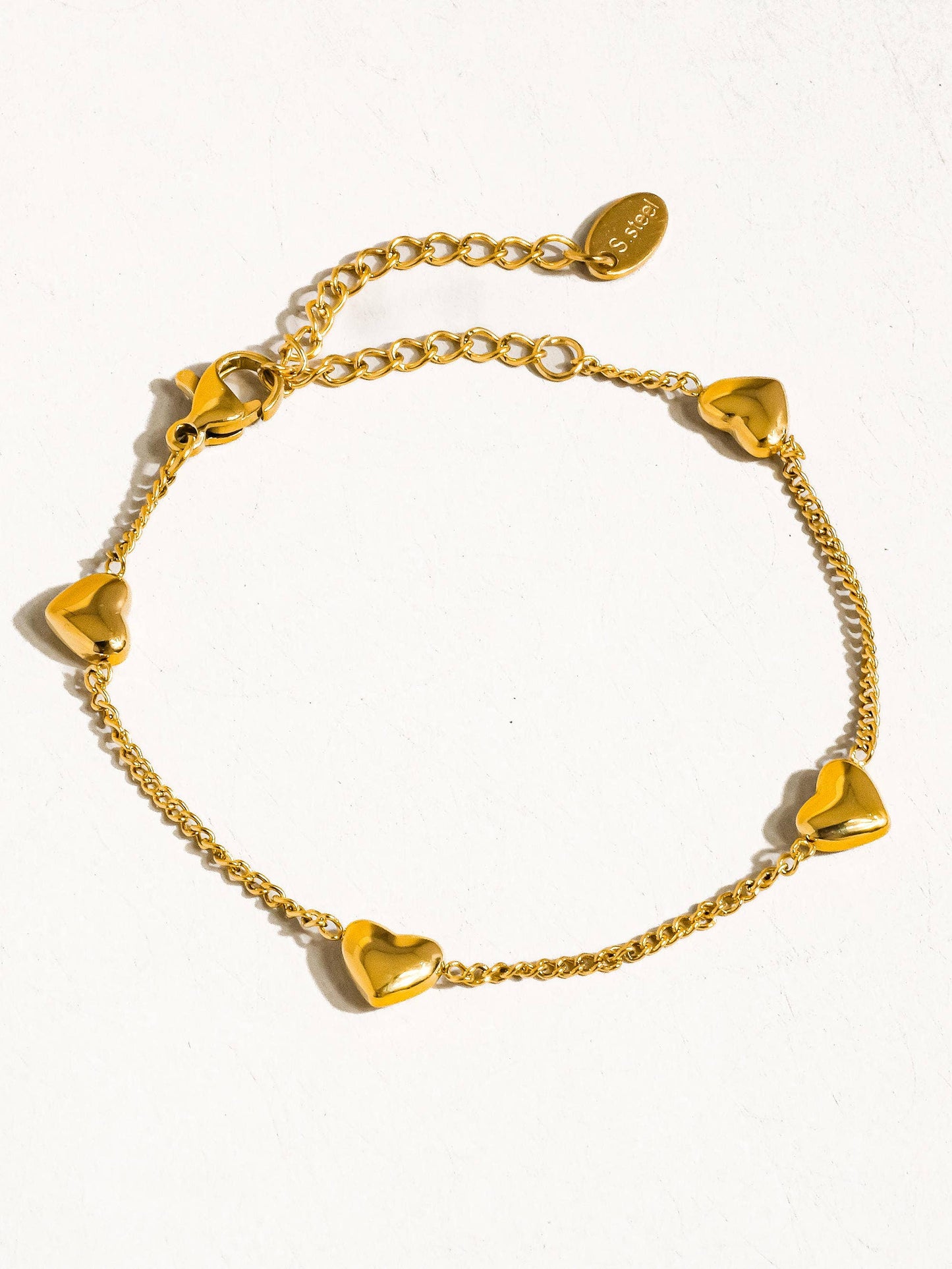 Vivre 18K Gold Non-Tarnish Petite Heart Bracelet Yellow Gold / Bracelet