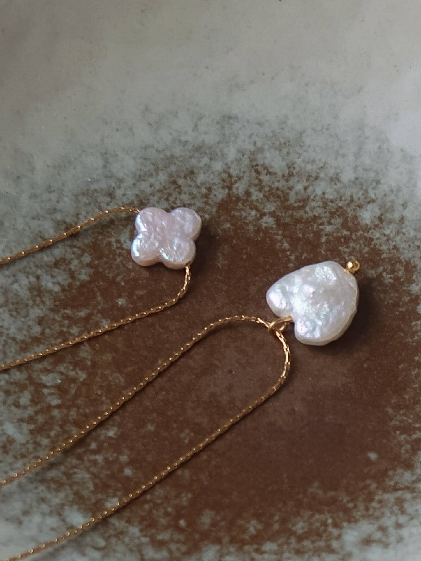 18K Gold Non-Tarnish Freshwater Pearl Clover, Heart Necklace: Yellow Gold / Heart-Mémoire