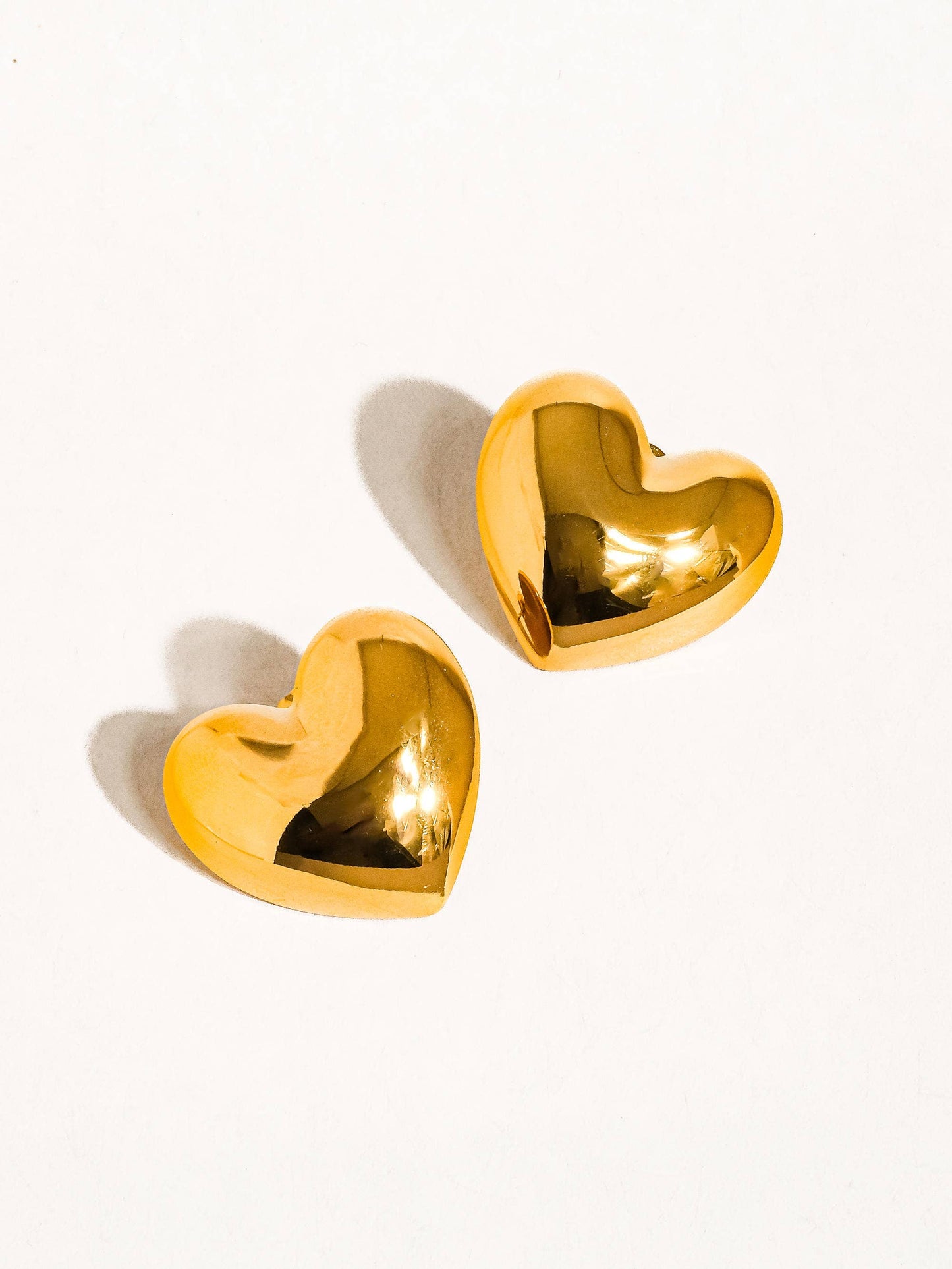 Chantilly 18K Gold Non-Tarnish Classic Heart Stud: Yellow Gold